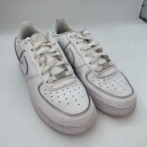 Nike Air Force 1 Low ’07 Triple White Sneakers Size 6.5Y Pre-Owned